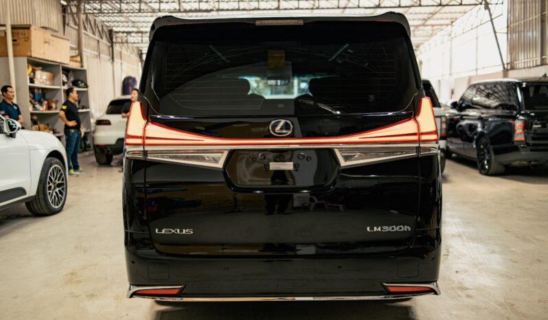 Lexus LM 300H 2021 Black full
