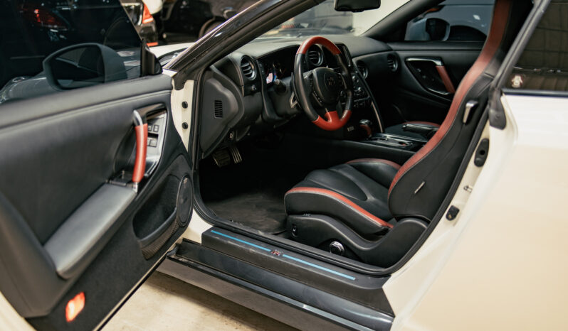 Nissan GT-R 2013 White full