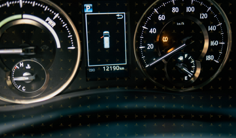 Lexus LM 300H 2021 Black full