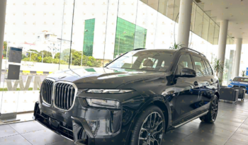 BMW X7 M Sport L 2023 full
