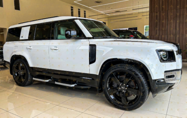 Range Rover Defender 2023