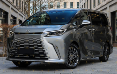 2025 Lexus LM350h 4-Seater